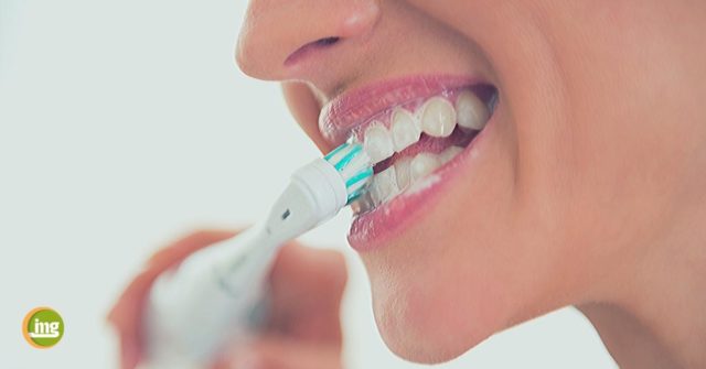 Information Mundgesundheit teste elektrische Zahnbürsten: Schall oder Rotation?