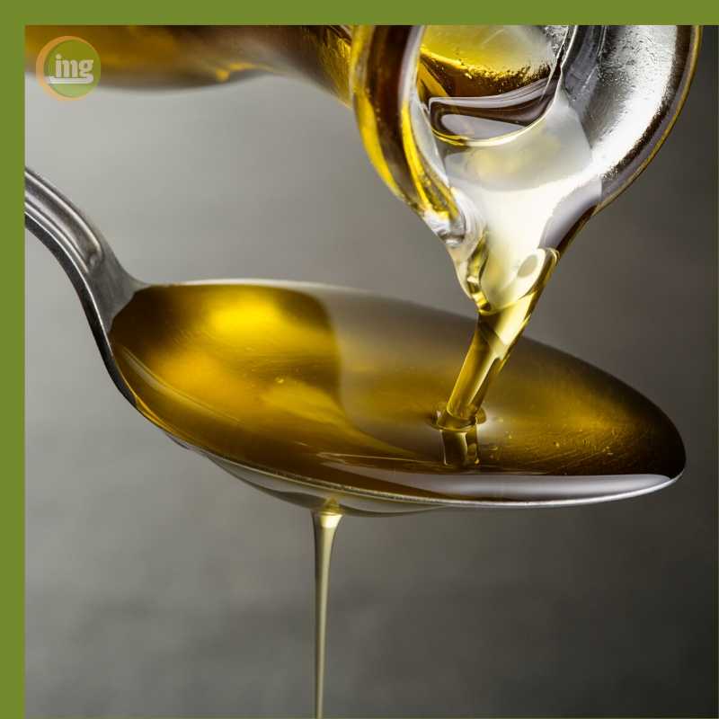 Öl ziehen ist ein beliebtes Hausmittel bei Zahnschmerzen.