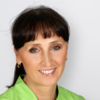 Profilbild von Dr. Dr. M.Sc. Irina Brzenska