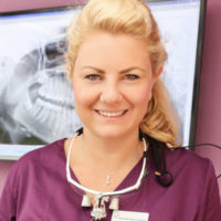 Profilbild von Dr. med. dent. Alexandra Kares-Vrincianu